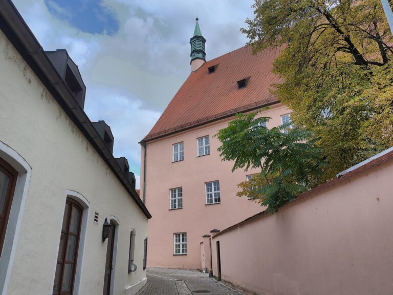 Kontextualisierung von NS-Kunst am Bau in Ingolstadt