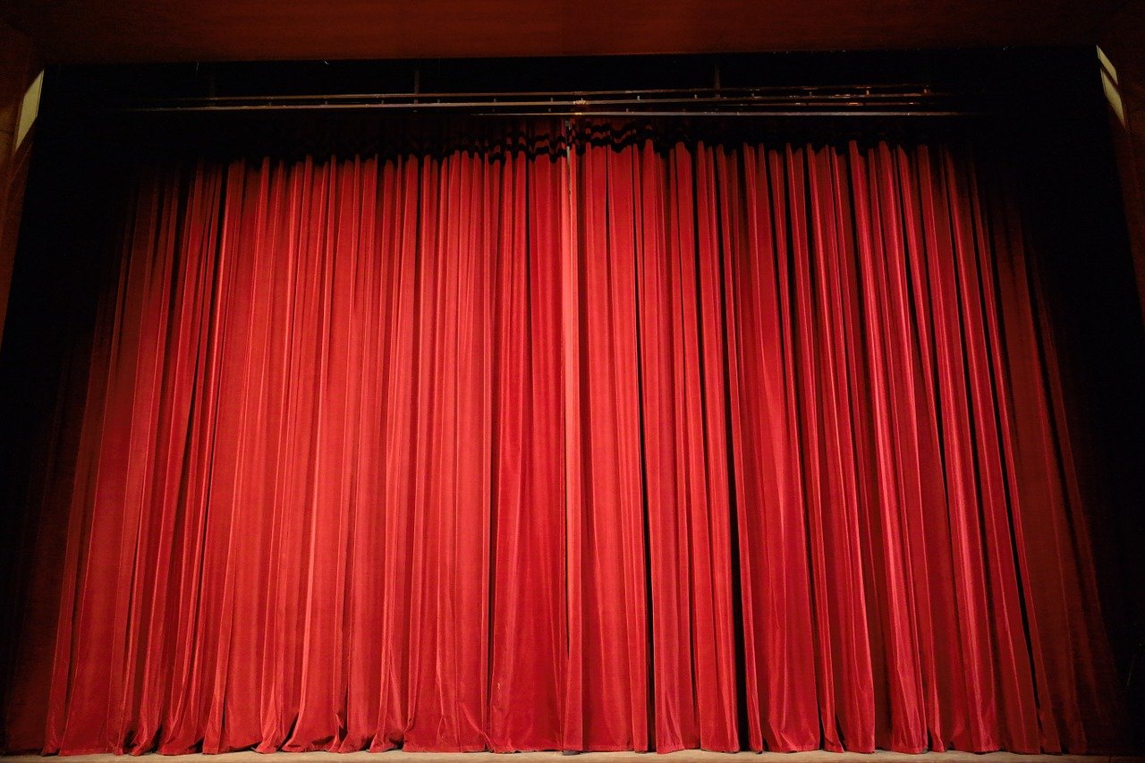 Vorhand einer Theaterbühne